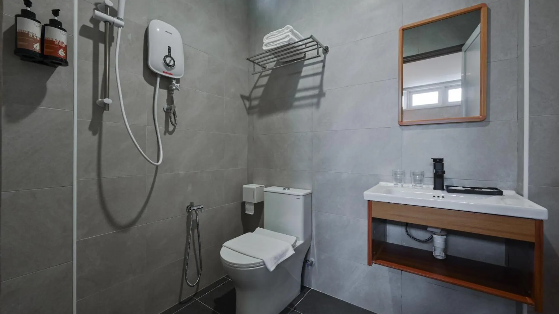 Simple Sanctuary Tanjung Tokong Apartment Tanjung Bungah  Homestay